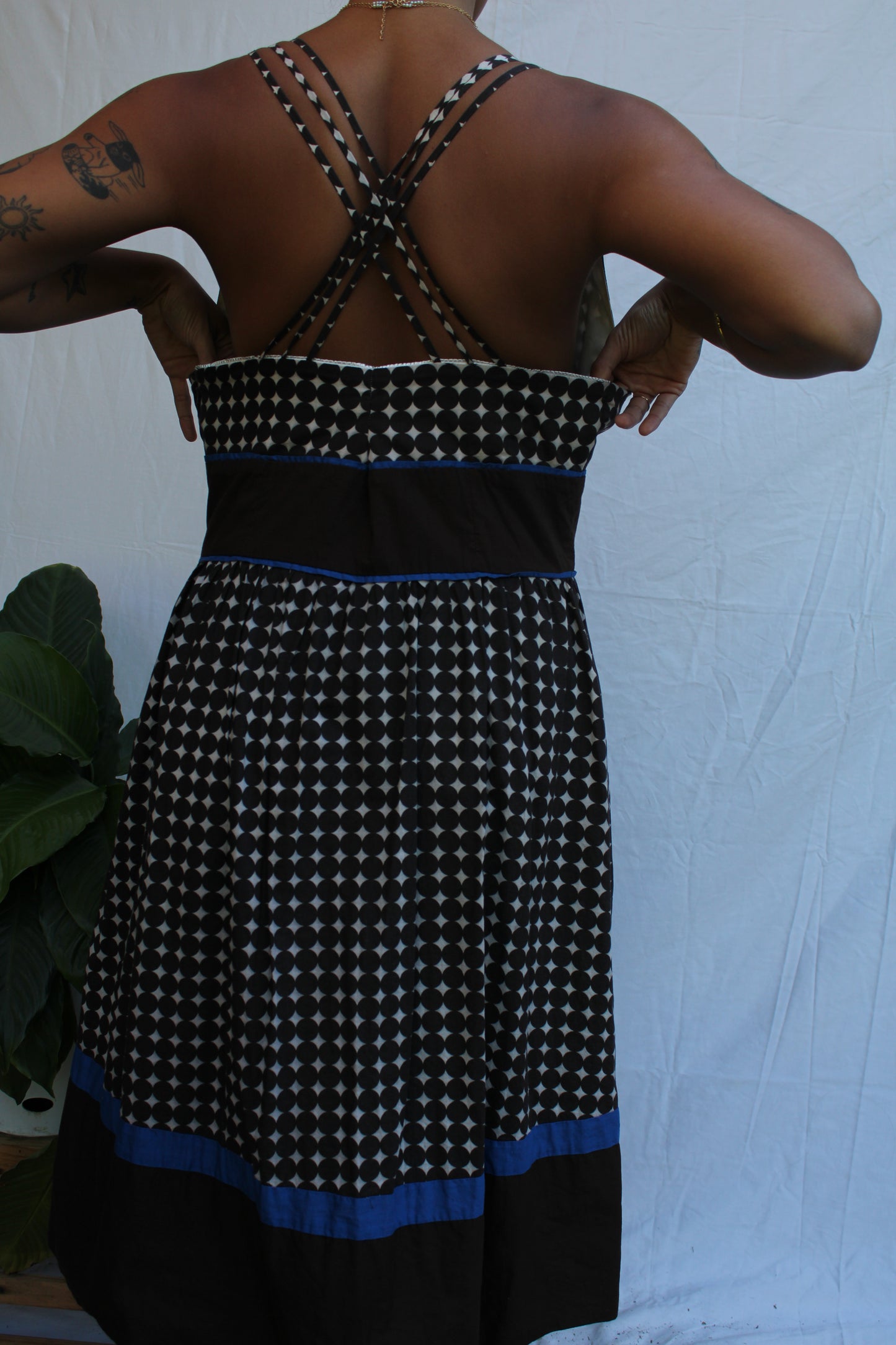Vintage Retro Brown Diamond Print Midi Dress with Blue Trim